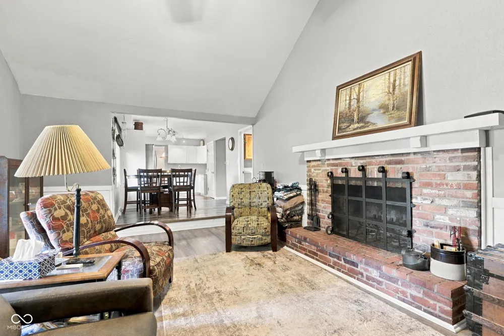 8330 Dove Court Indianapolis, IN 46256