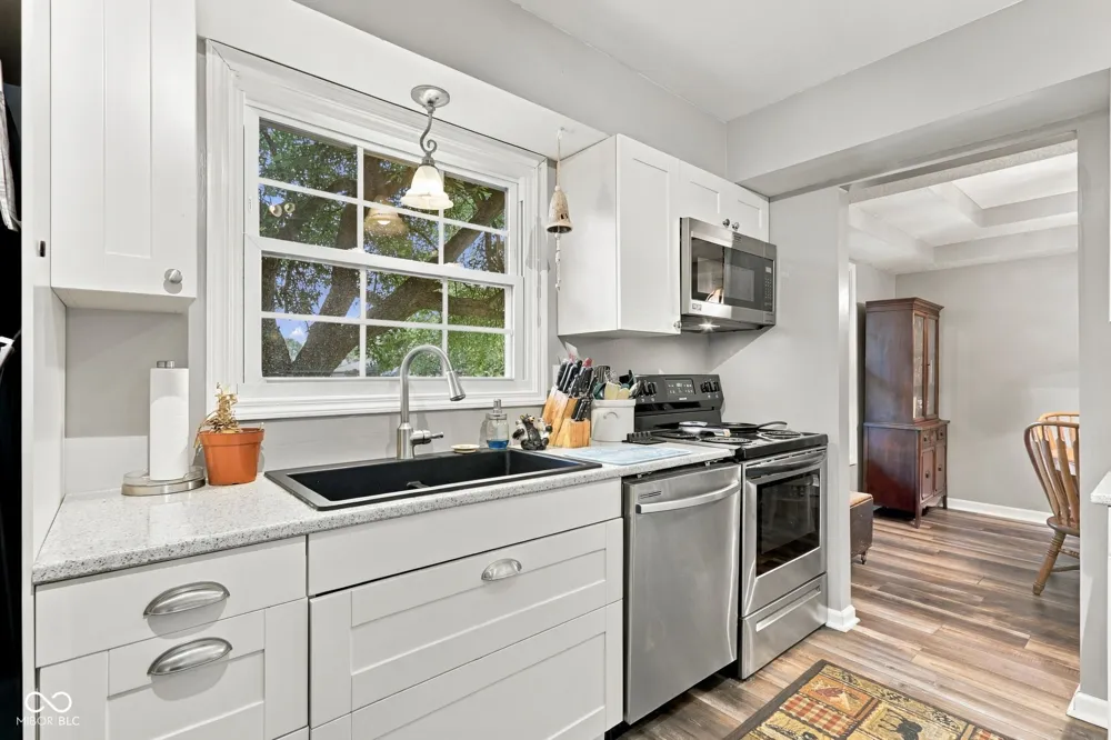 8330 Dove Court Indianapolis, IN 46256