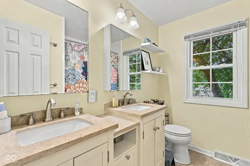 8330 Dove Court Indianapolis, IN 46256
