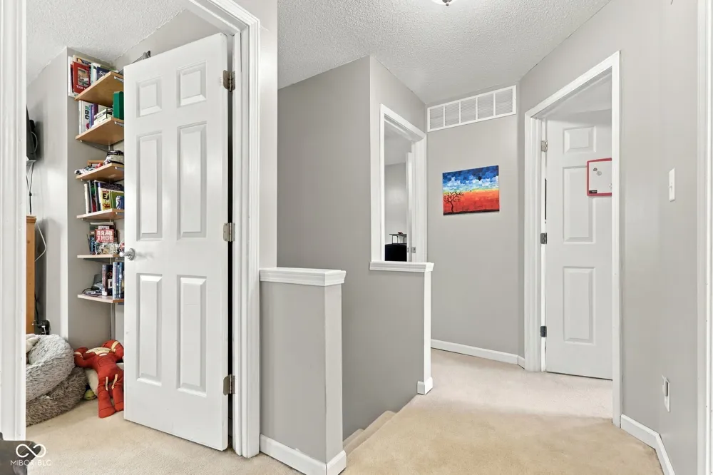 8330 Dove Court Indianapolis, IN 46256
