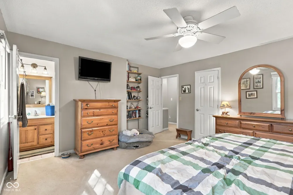 8330 Dove Court Indianapolis, IN 46256