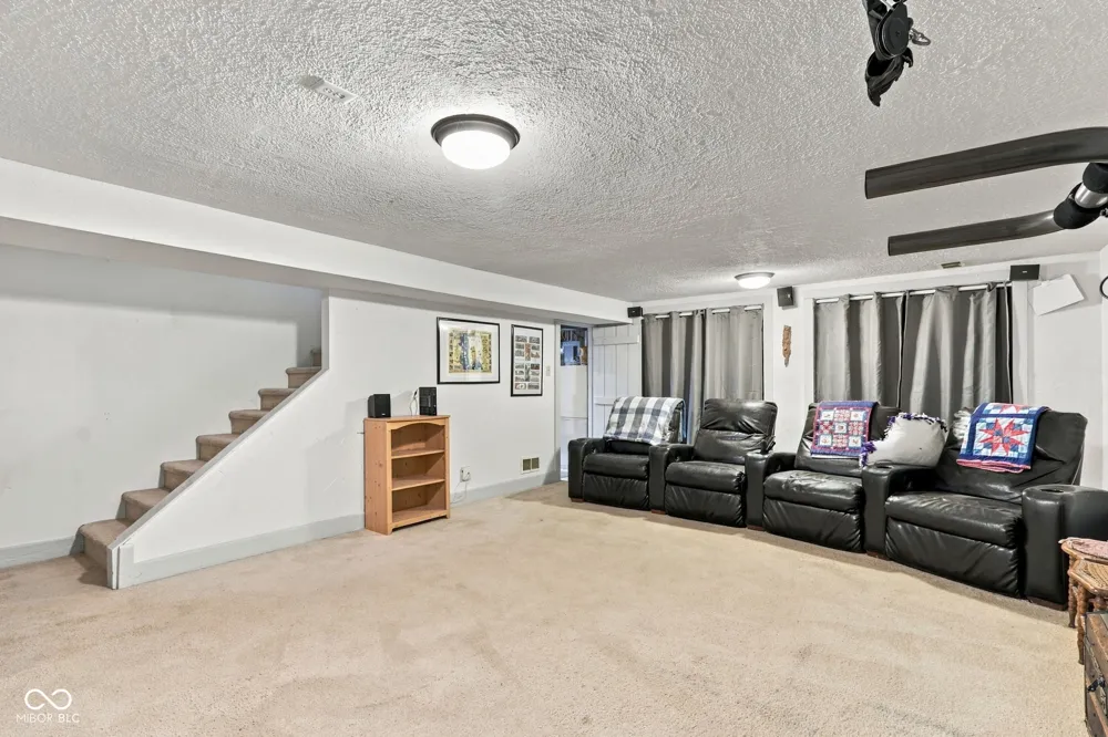 8330 Dove Court Indianapolis, IN 46256