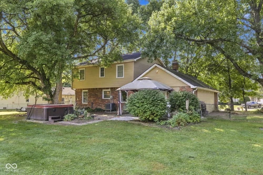 8330 Dove Court Indianapolis, IN 46256