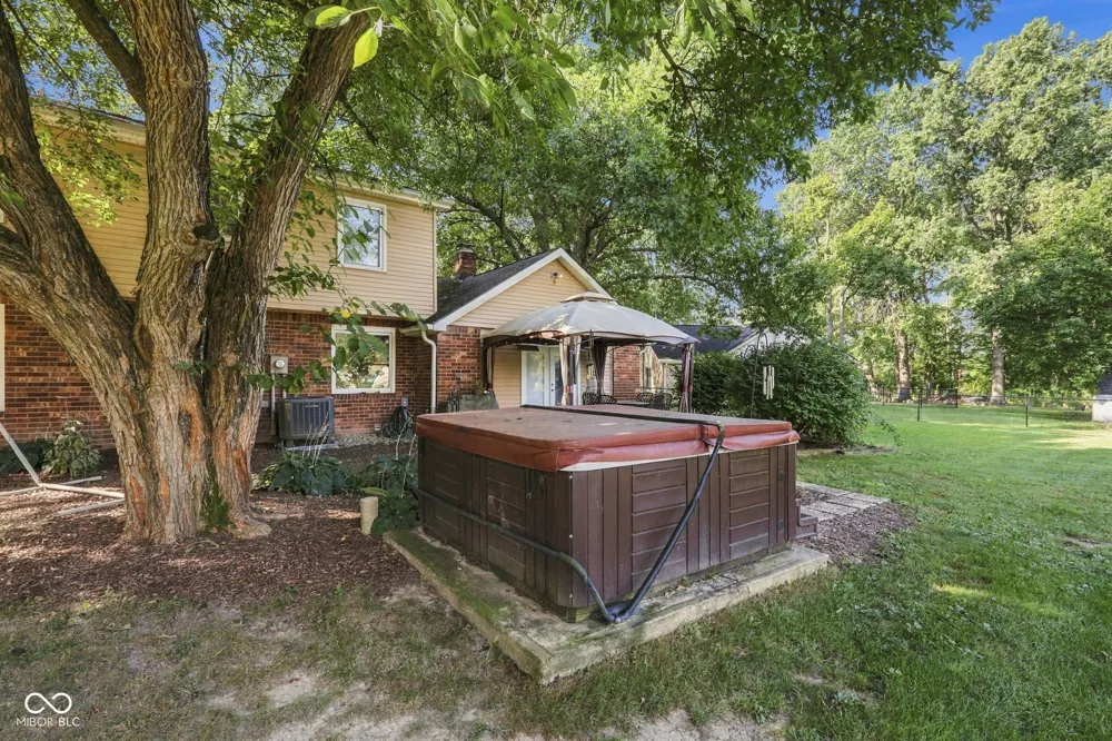 8330 Dove Court Indianapolis, IN 46256