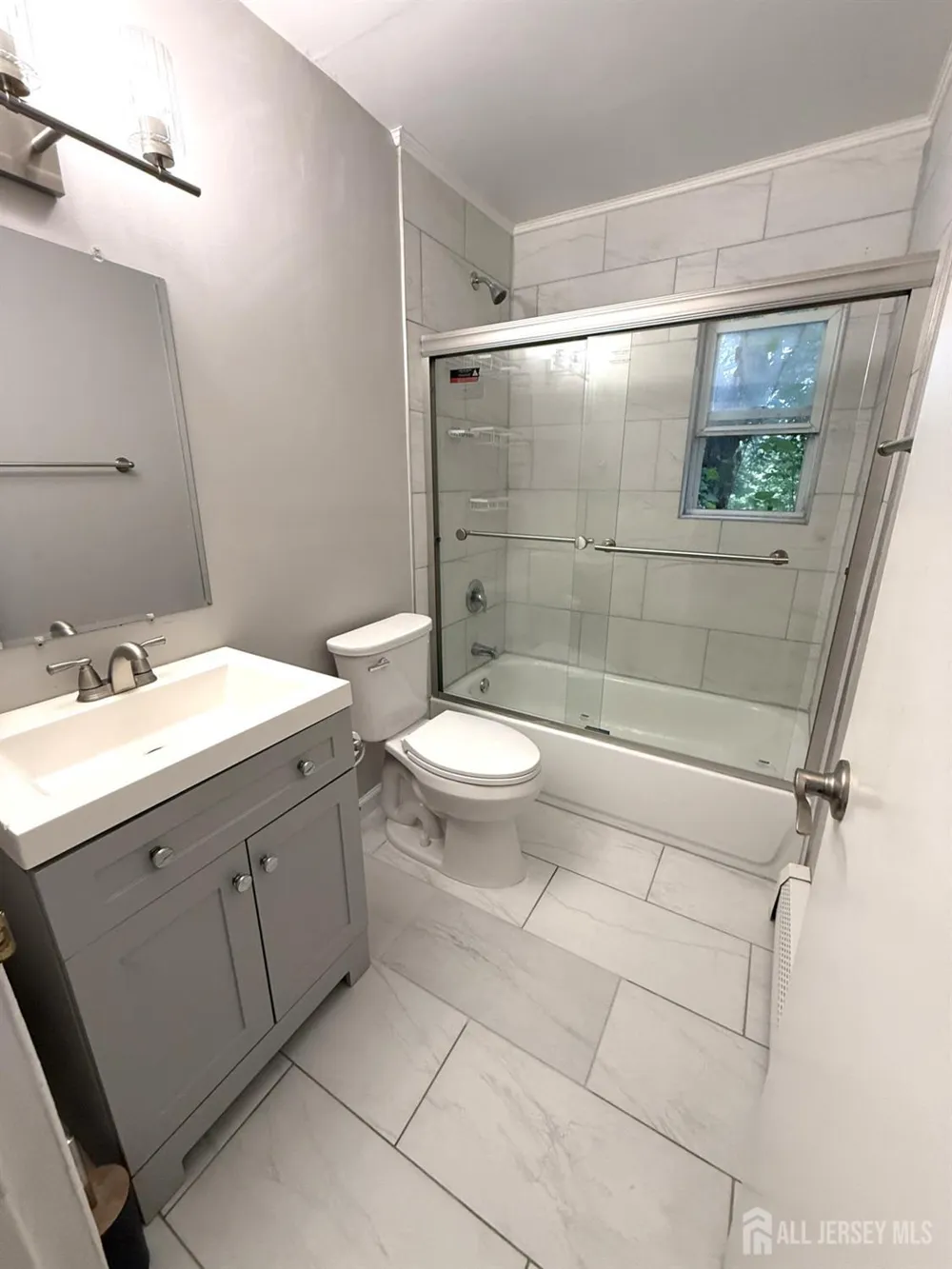 289 main Street #11L Spotswood, NJ 08444