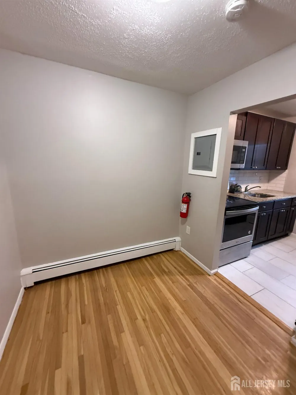 289 main Street #11L Spotswood, NJ 08444