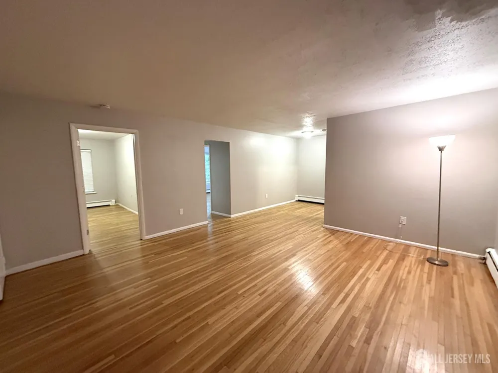 289 main Street #11L Spotswood, NJ 08444