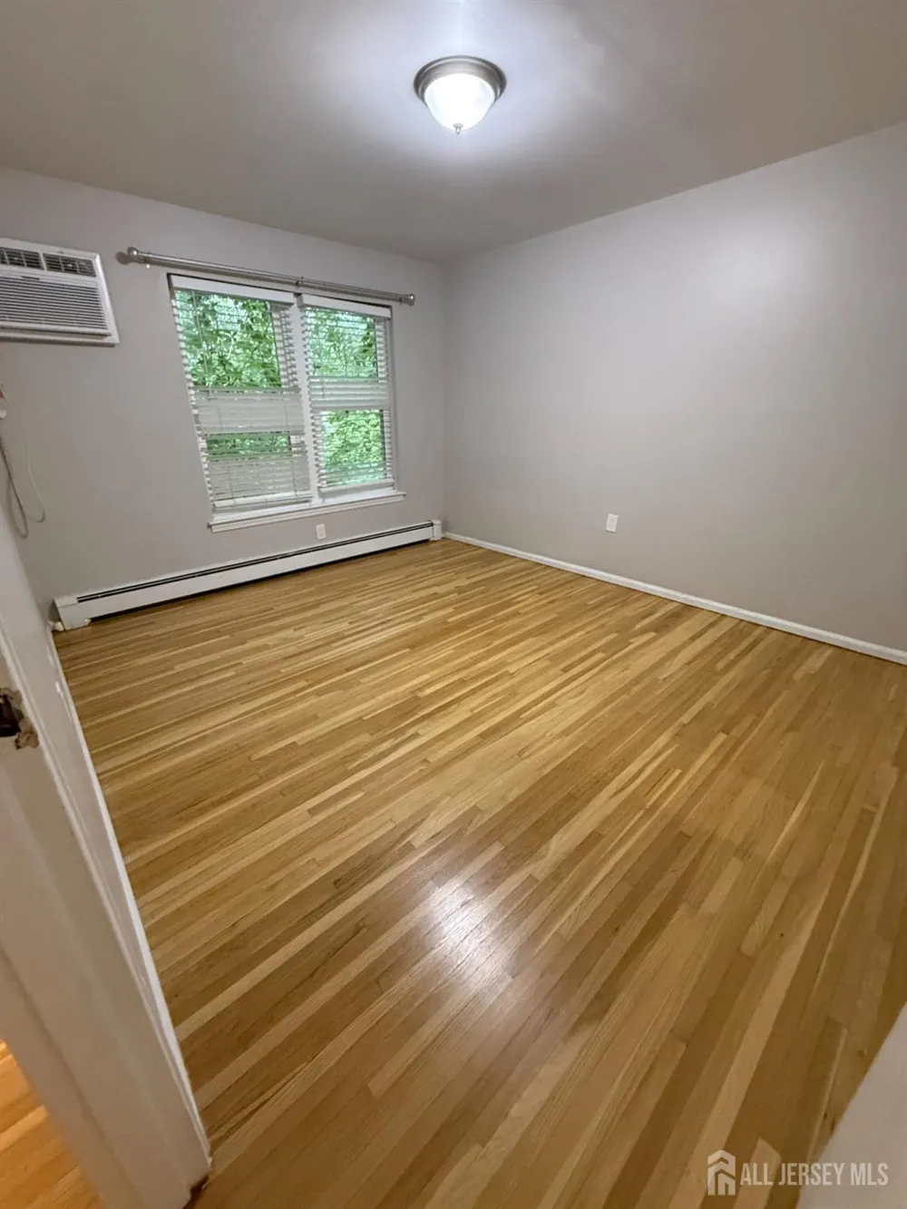 289 main Street #11L Spotswood, NJ 08444