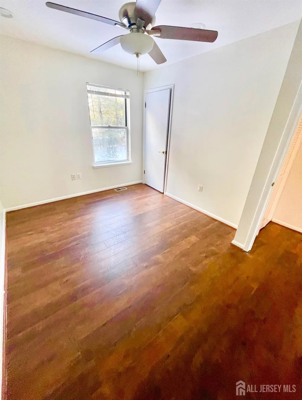 9 Lawry Court East Brunswick, NJ 08816