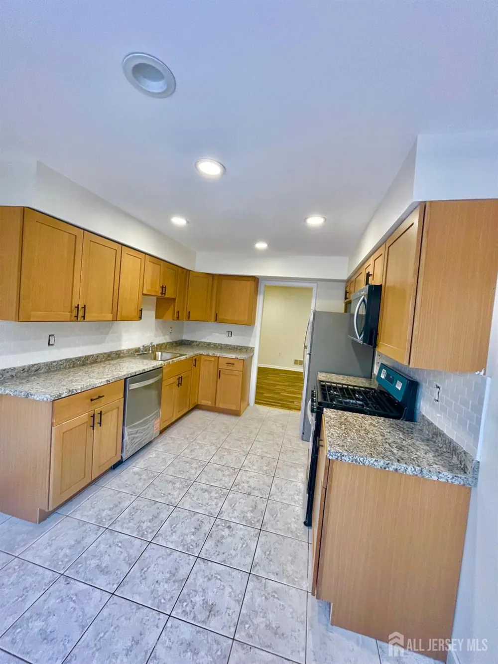 9 Lawry Court East Brunswick, NJ 08816