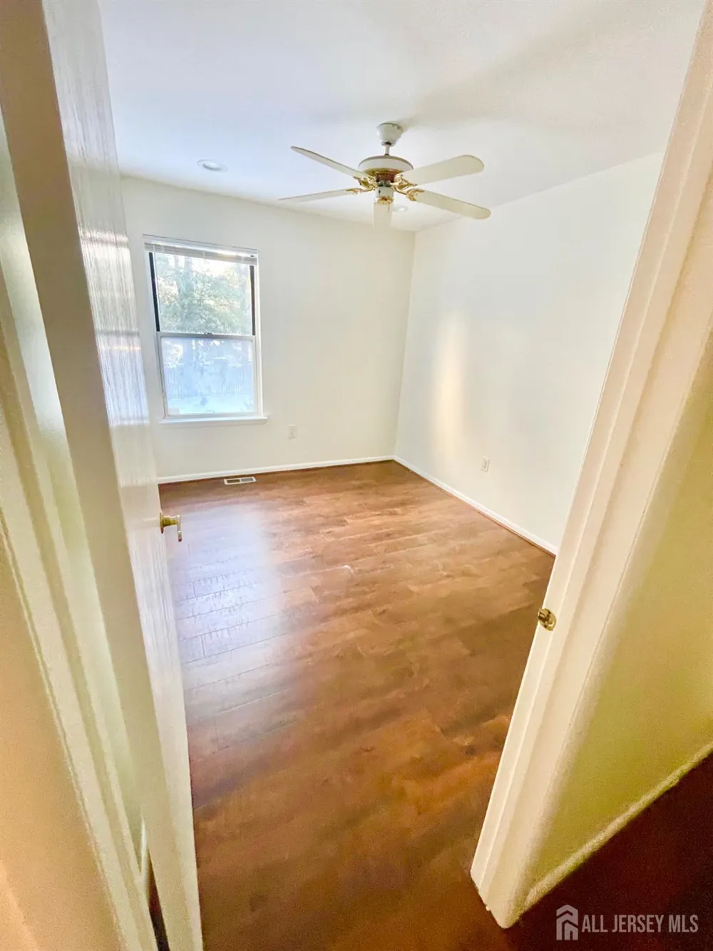 9 Lawry Court East Brunswick, NJ 08816