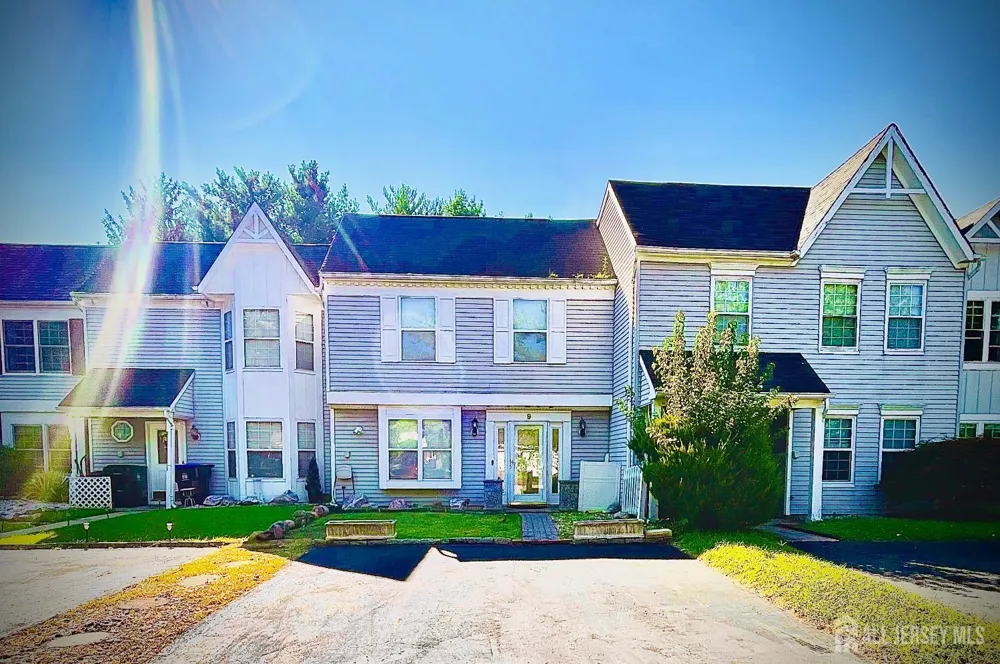 9 Lawry Court East Brunswick, NJ 08816
