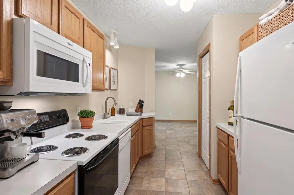 2407 Harvest Way Chanhassen, MN 55317