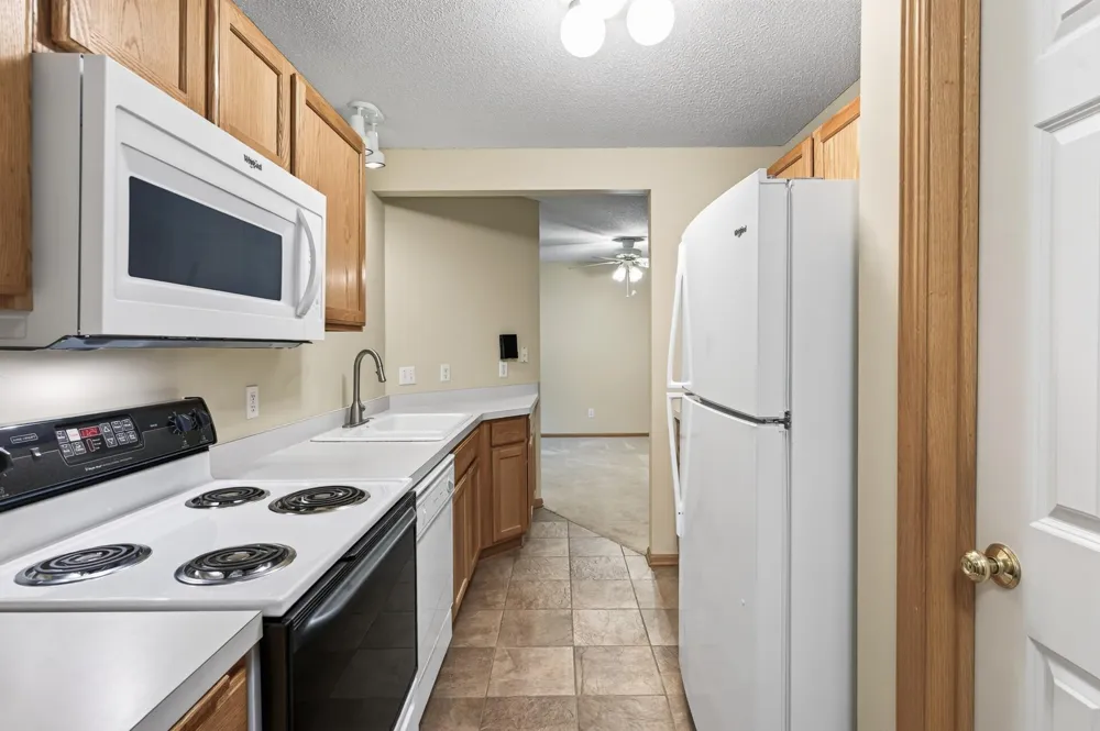 2407 Harvest Way Chanhassen, MN 55317