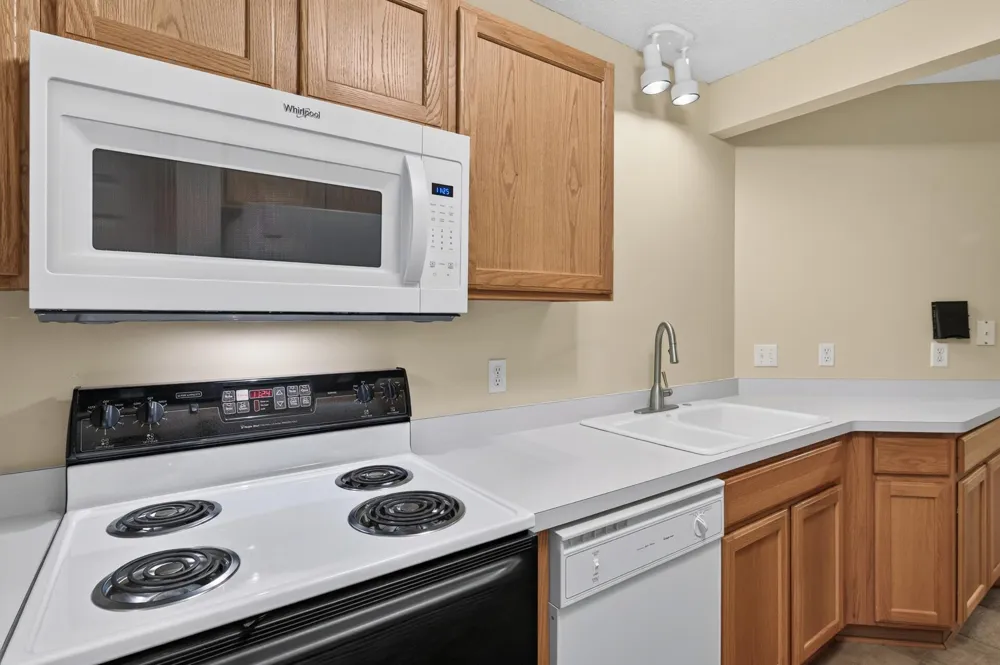 2407 Harvest Way Chanhassen, MN 55317
