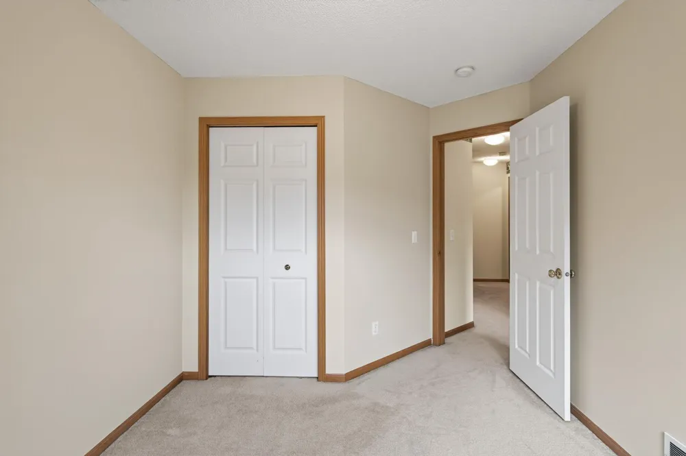2407 Harvest Way Chanhassen, MN 55317