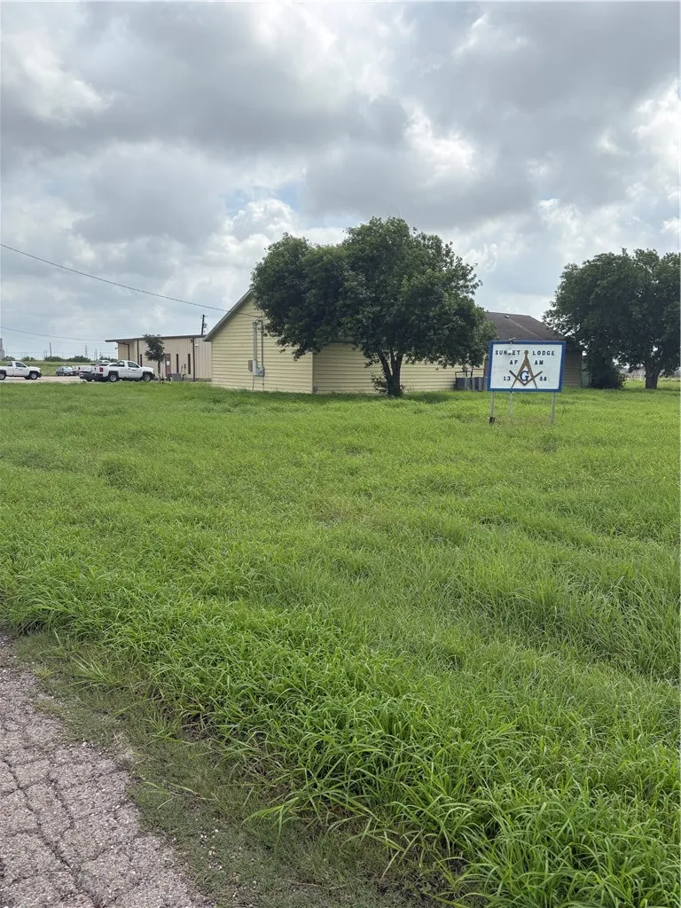 1814 Lodge Lane Corpus Christi, TX 78409