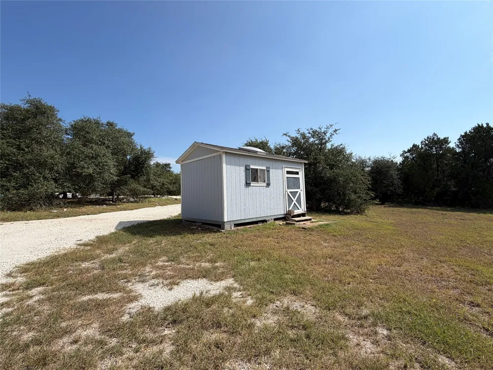 873 Lonesome Trail Driftwood, TX 78619