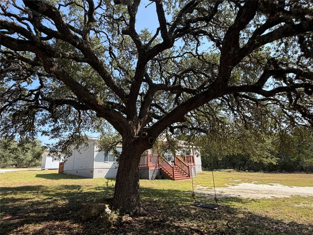 873 Lonesome Trail Driftwood, TX 78619
