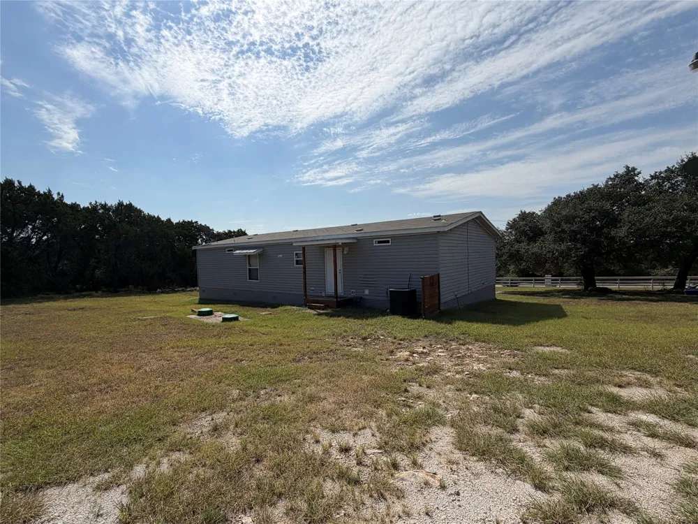 873 Lonesome Trail Driftwood, TX 78619