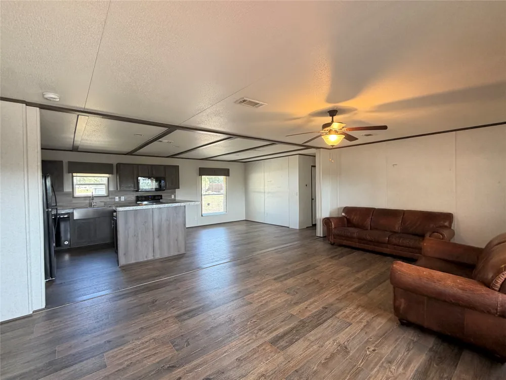 873 Lonesome Trail Driftwood, TX 78619