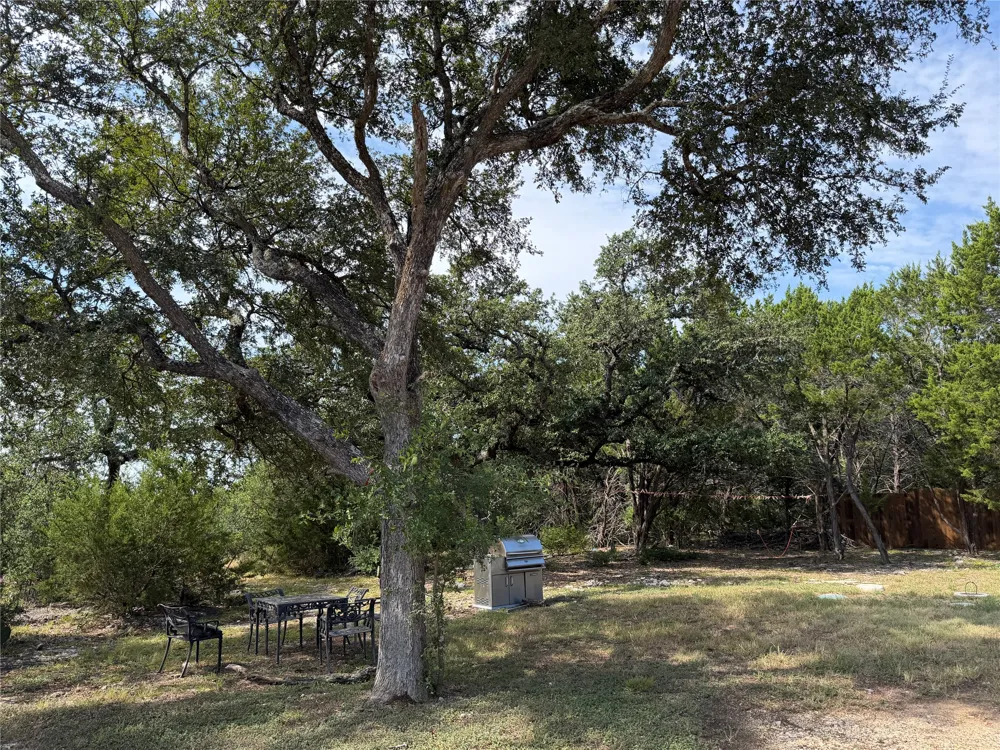 873 Lonesome Trail Driftwood, TX 78619