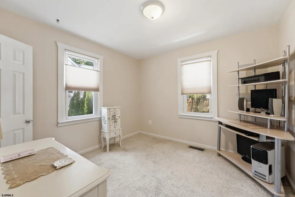 212 Davis Ave Linwood, NJ 08221