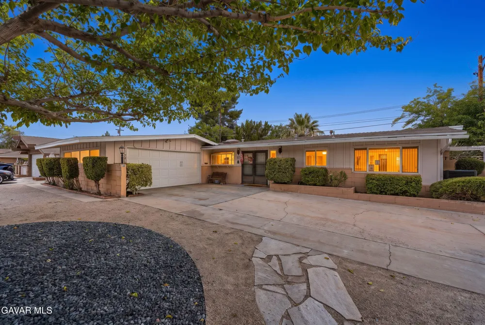 1152 E Avenue J1 Lancaster, CA 93535
