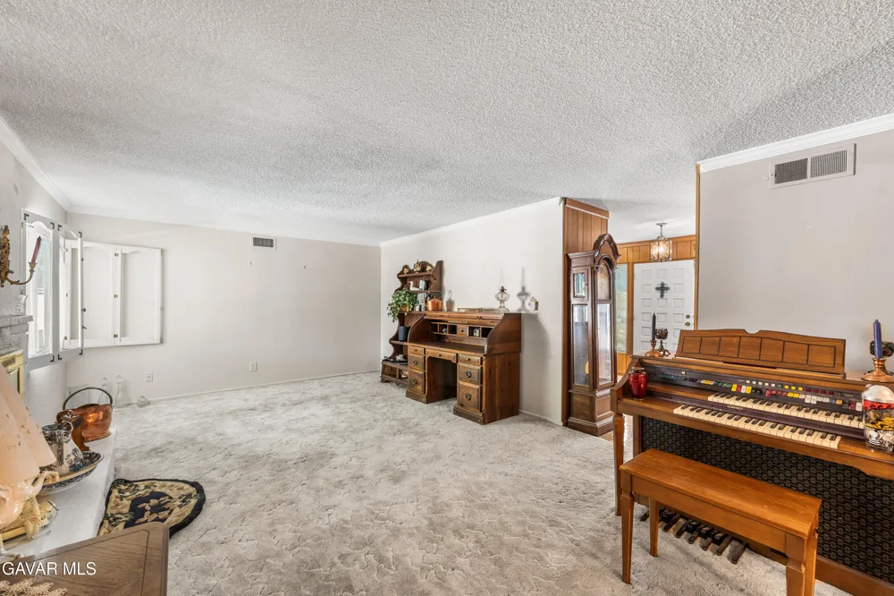 1152 E Avenue J1 Lancaster, CA 93535