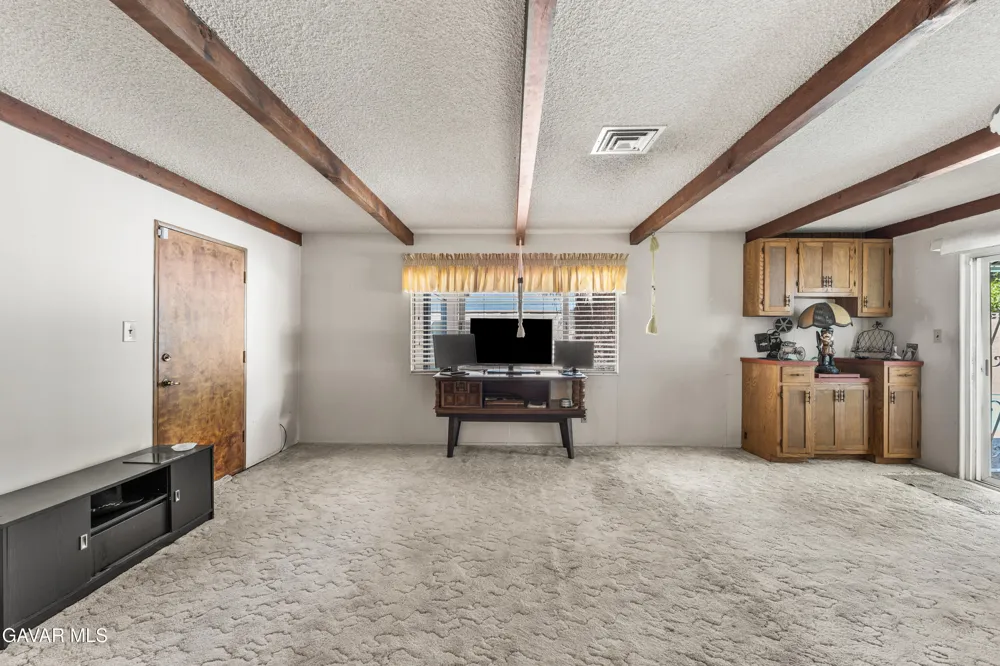 1152 E Avenue J1 Lancaster, CA 93535