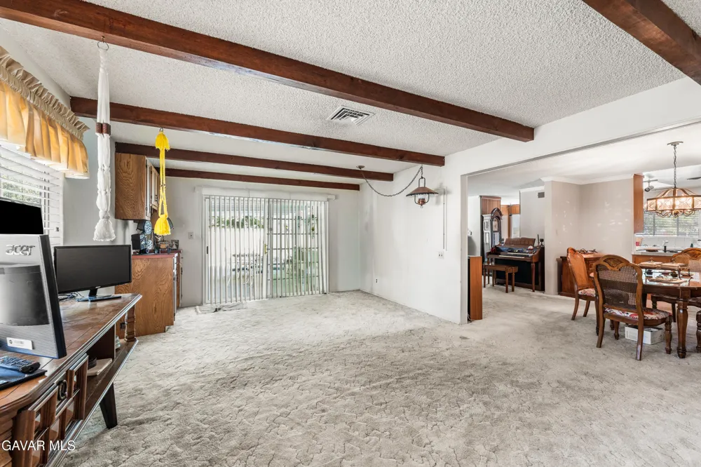 1152 E Avenue J1 Lancaster, CA 93535