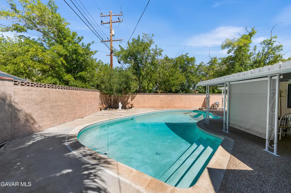 1152 E Avenue J1 Lancaster, CA 93535