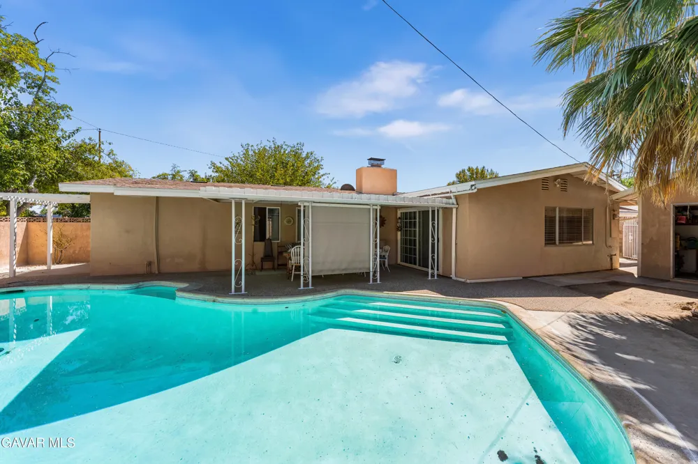 1152 E Avenue J1 Lancaster, CA 93535