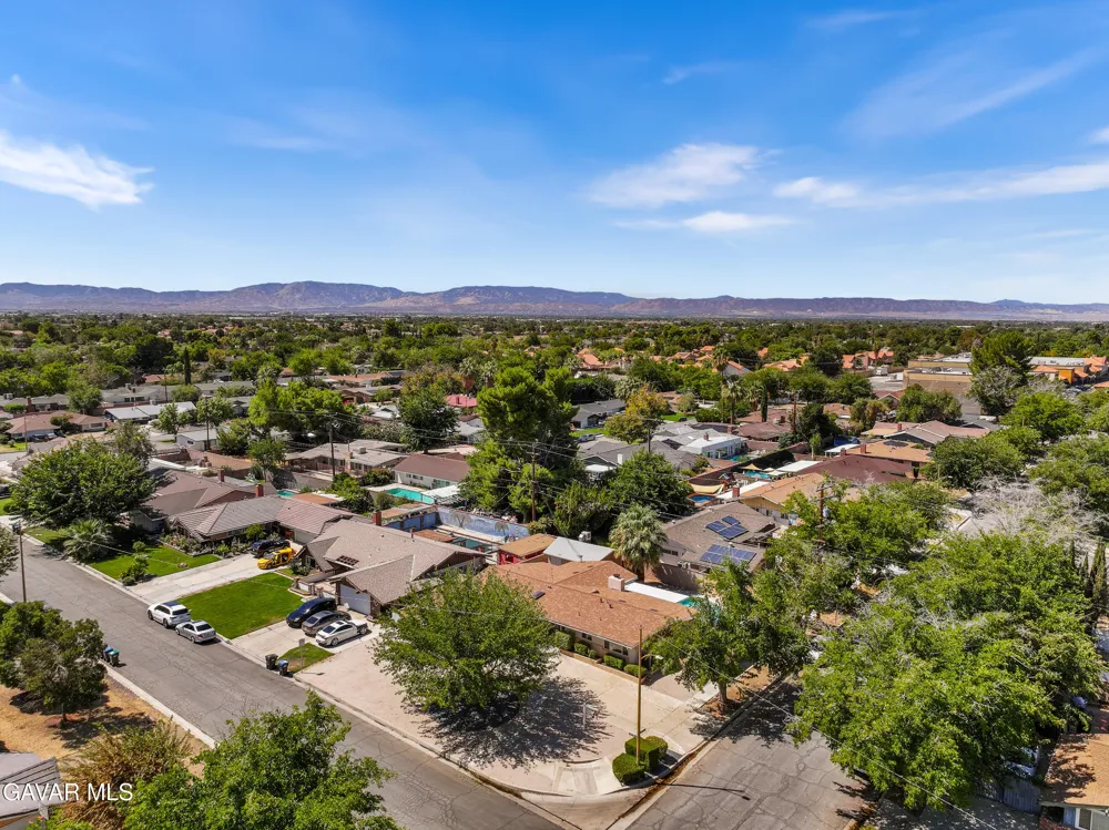 1152 E Avenue J1 Lancaster, CA 93535