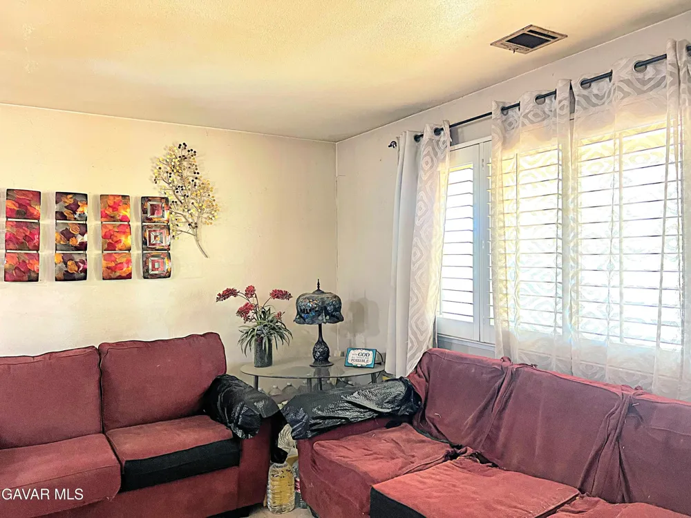 38510 E 159th Street Palmdale, CA 93591
