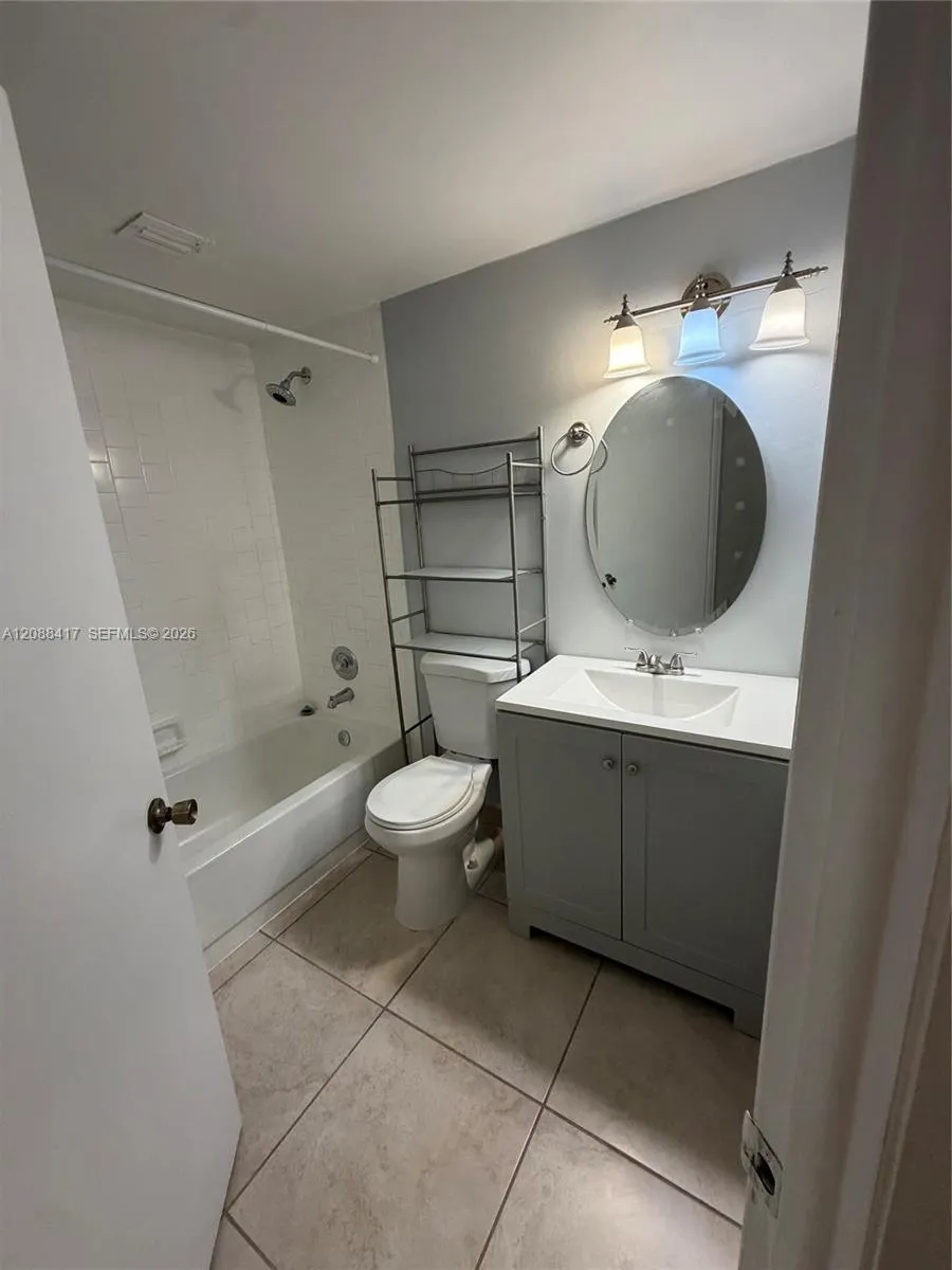 8290 Lake Dr #540 Doral, FL 33166