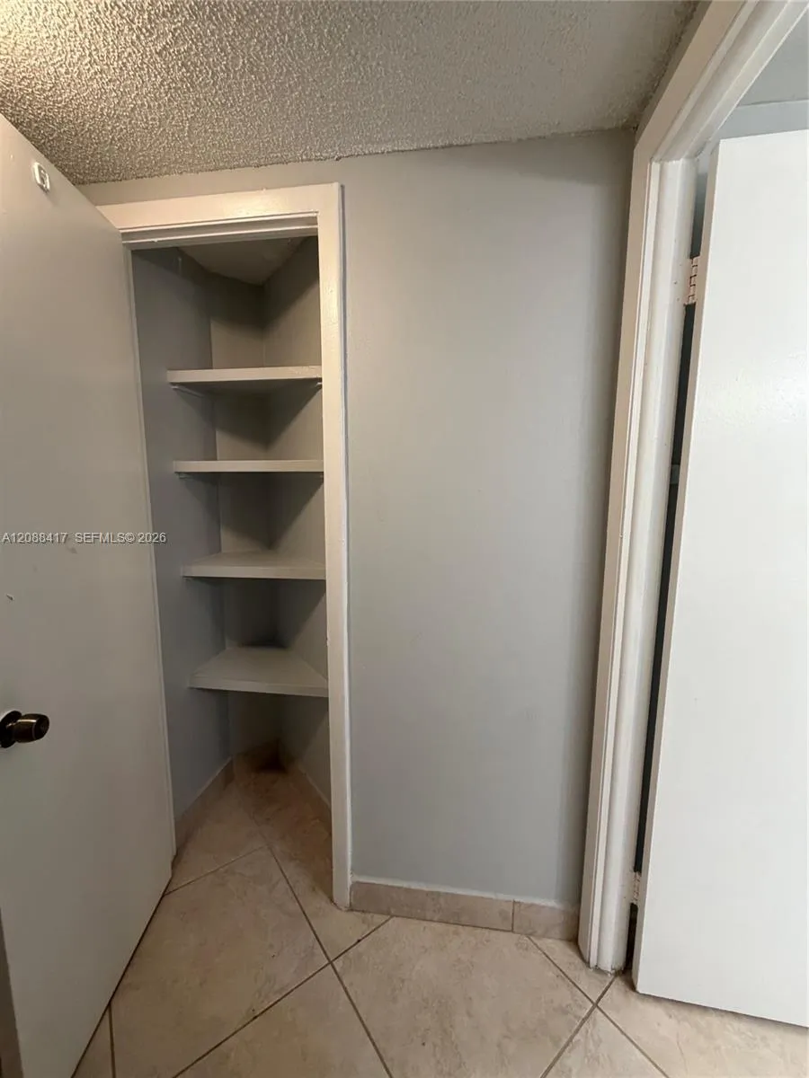 8290 Lake Dr #540 Doral, FL 33166