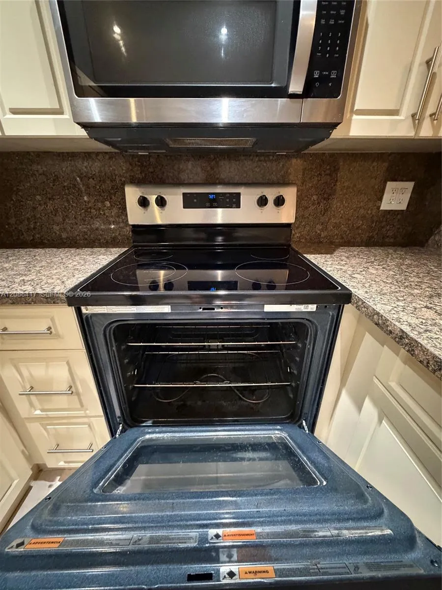 8290 Lake Dr #540 Doral, FL 33166