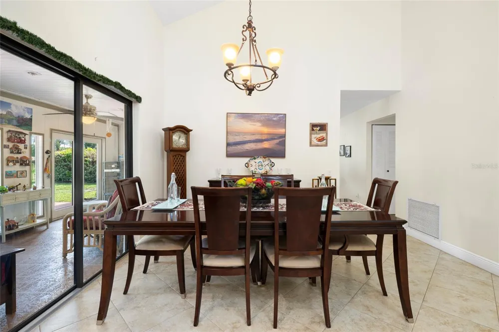6729 EDGEWORTH DRIVE Orlando, FL 32819