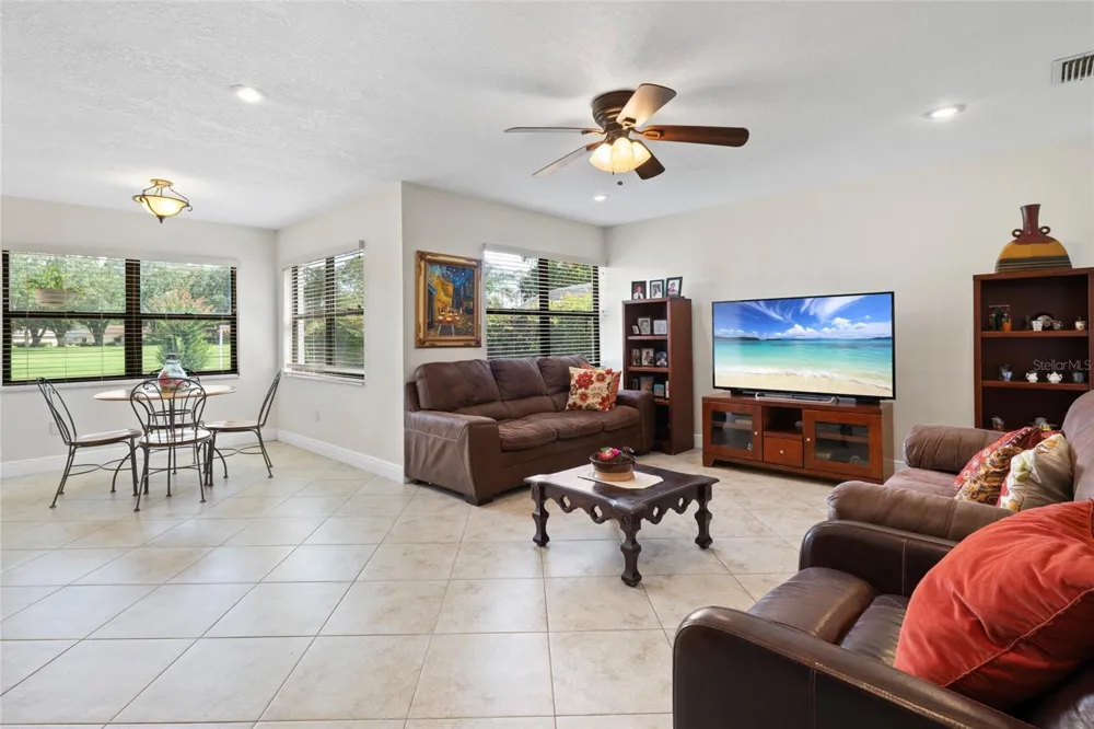 6729 EDGEWORTH DRIVE Orlando, FL 32819