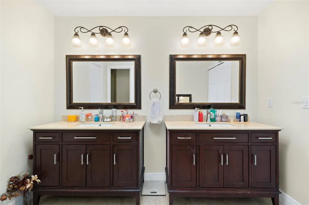 6729 EDGEWORTH DRIVE Orlando, FL 32819