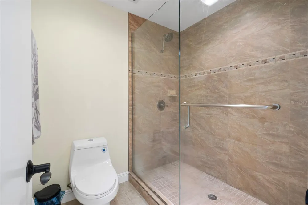 6729 EDGEWORTH DRIVE Orlando, FL 32819