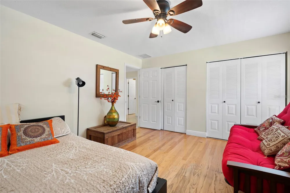 6729 EDGEWORTH DRIVE Orlando, FL 32819