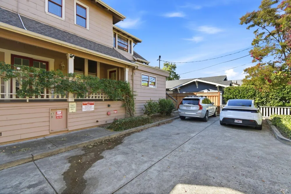 659 Cherry Street Santa Rosa, CA 95404