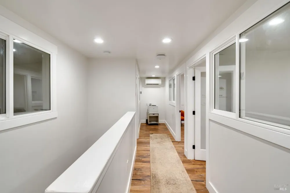 899 Dowdell Lane St. Helena, CA 94574