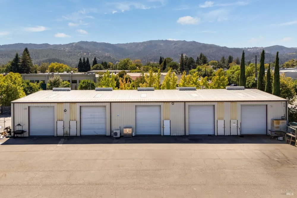 899 Dowdell Lane St. Helena, CA 94574