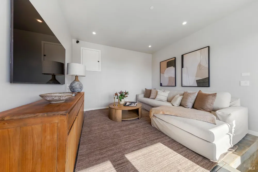 6976 Panoramic Highway Stinson Beach, CA 94970