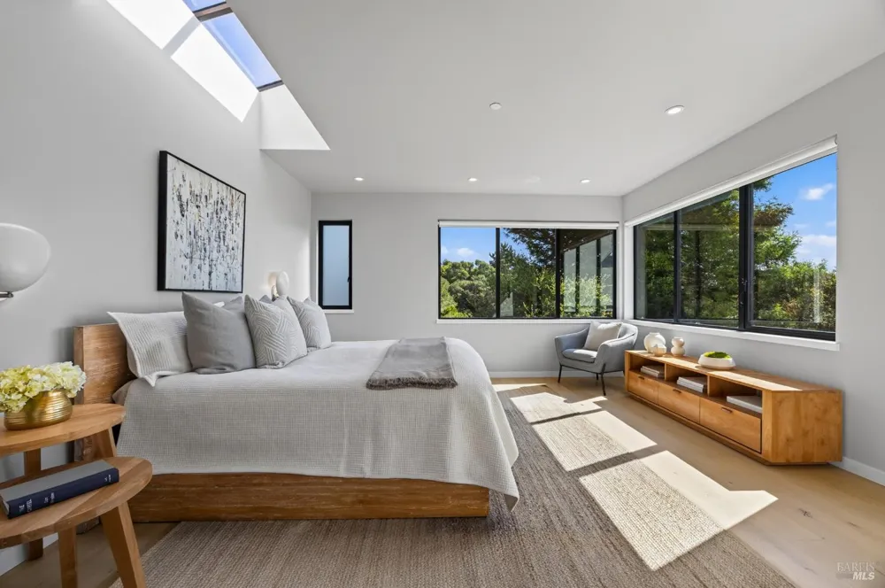 6976 Panoramic Highway Stinson Beach, CA 94970