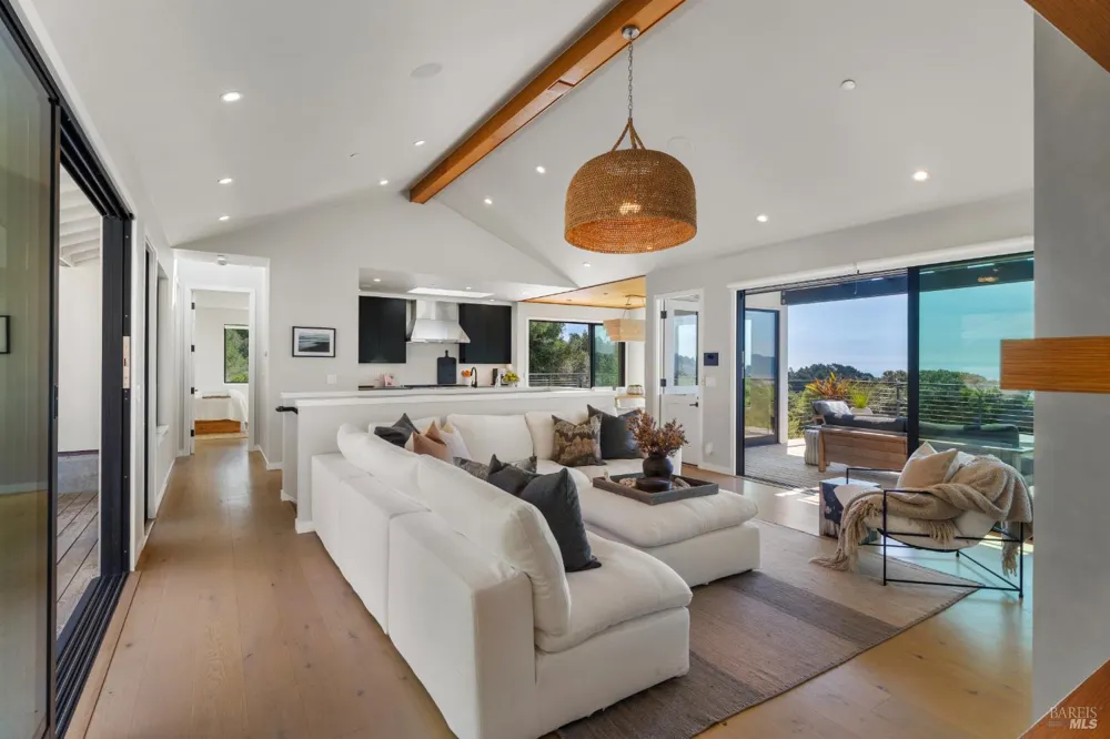 6976 Panoramic Highway Stinson Beach, CA 94970