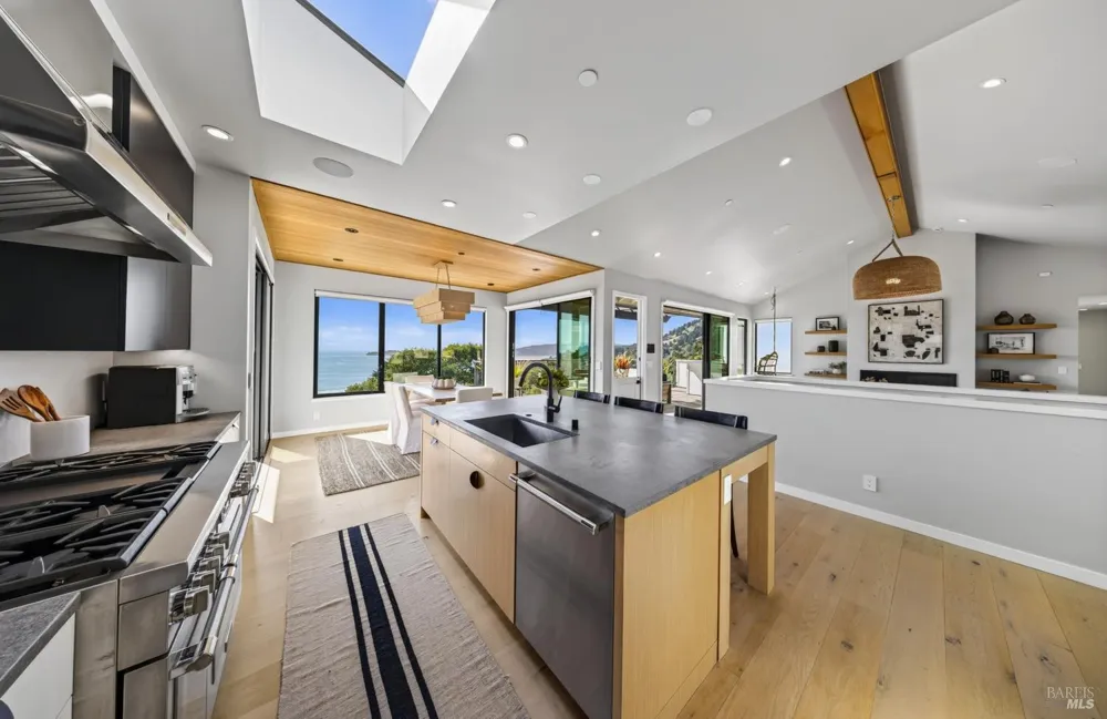 6976 Panoramic Highway Stinson Beach, CA 94970